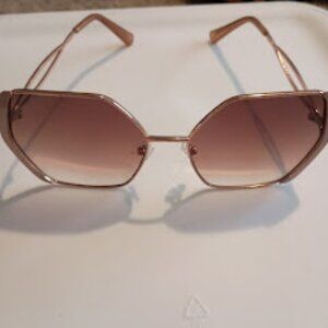 Vince Camuto Gold Hexagonal Sunglasses Amazon.com: Vince Camuto VC958 Chic UV Protective Geometric  main image 3